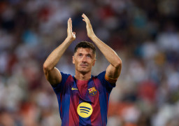 Barcelona wpisała Lewandowskiego do grona swoich legend