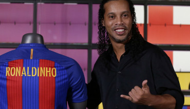 ronaldinho barcelona syn