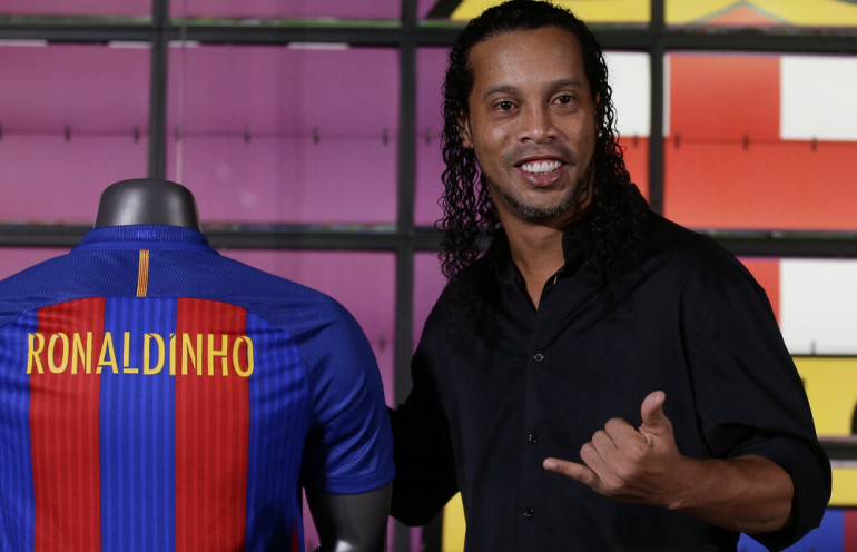 ronaldinho barcelona syn