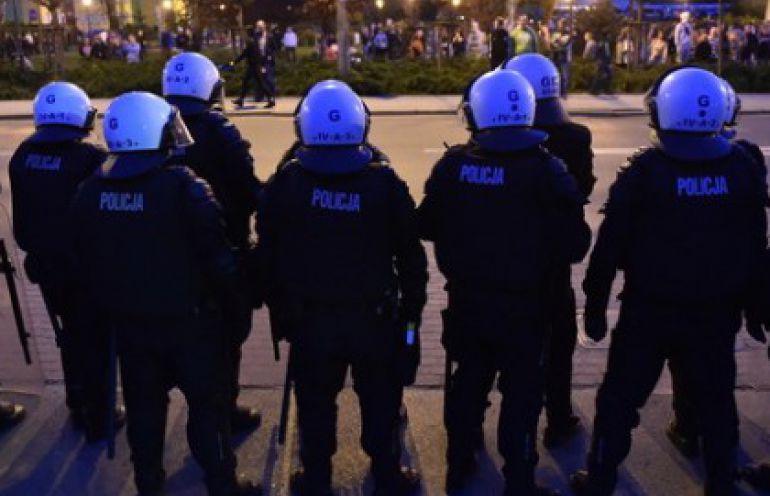 Śmierć kibica: Tomaszewski po stronie policji?