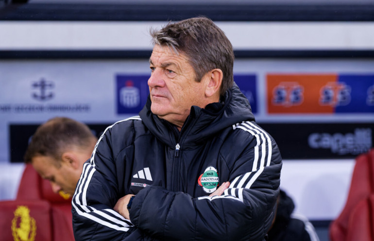 smutny john carver w barwach radomiaka