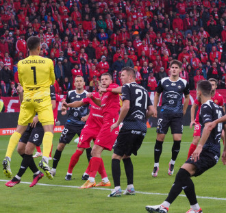 Stal remisuje z Widzewem