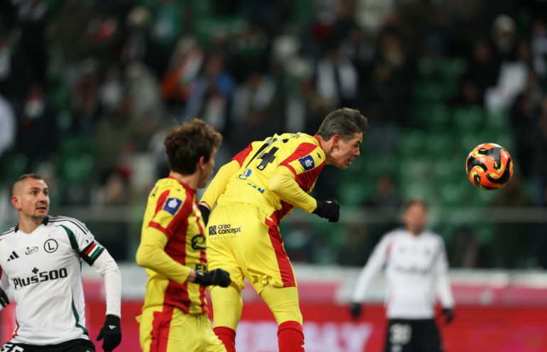 stepinski gol głową w meczu Legia Korona