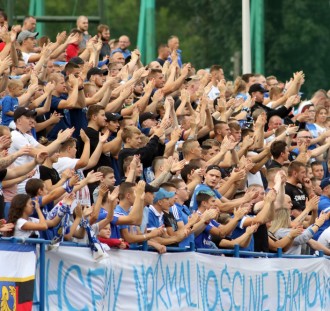 Niebiescy manifestowali w sprawie budowy nowego stadionu