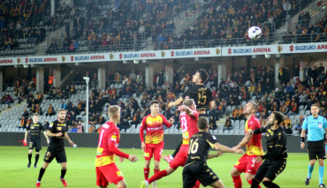 Widzew z lekką zadyszką, ale nadal pierwszy