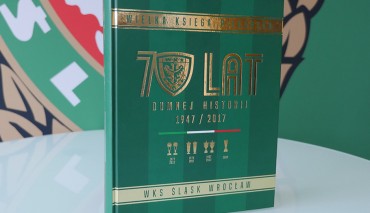 Wielka Księga Piłkarska 70 Lat Dumnej Historii