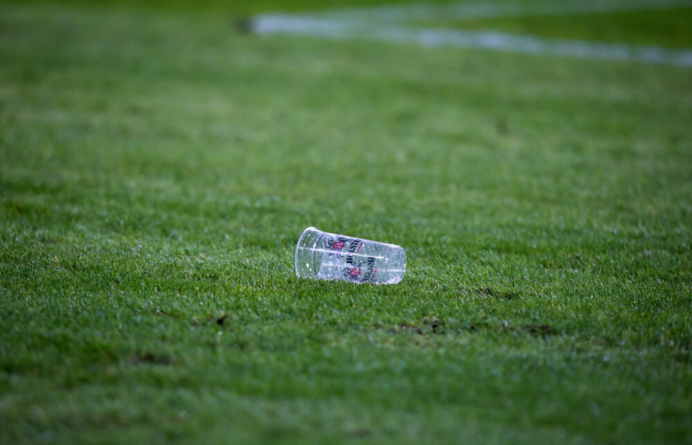 Wpadł z alkoholem na zgrupowaniu – teraz zapłaci za swój błąd