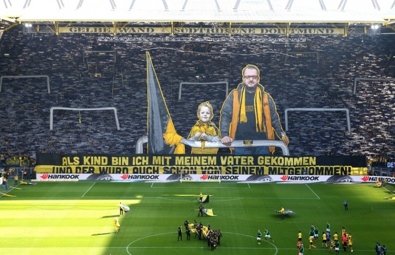 Wspaniała oprawa kibiców Borussii Dortmund