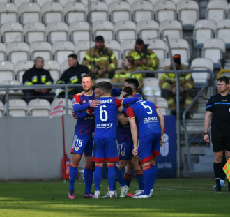 Wystarczyła dobra murawa, żeby Piast pokazał na co go stać