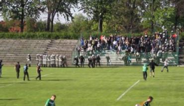 Zamknięty stadion w Knurowie