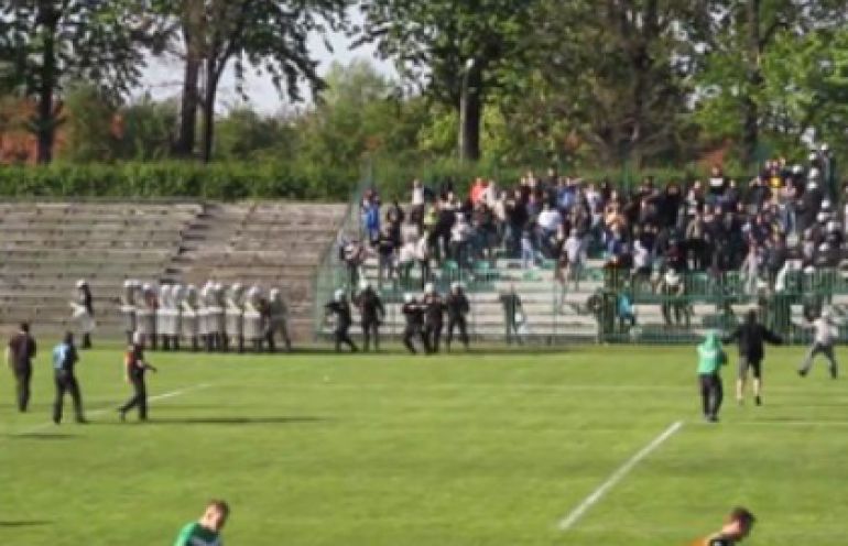 Zamknięty stadion w Knurowie